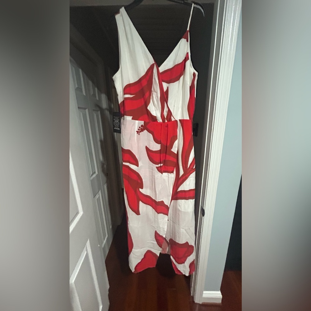 White House Black Market Asymmetrical Red and White Dress - Picture 3 of 6
